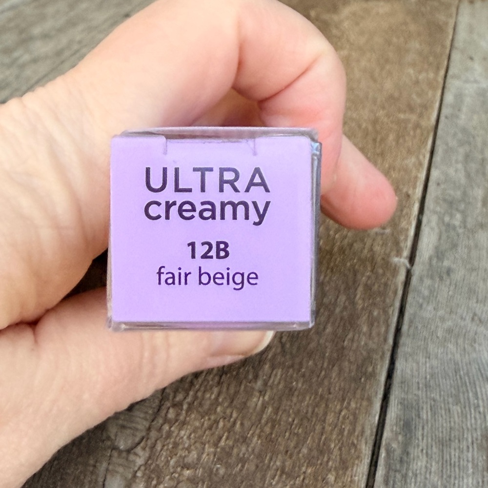 Tarte Shape Tape Creamy Concealer - shade 12b fair beige - Picture 2 of 3